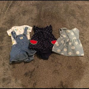 Set of baby clothes